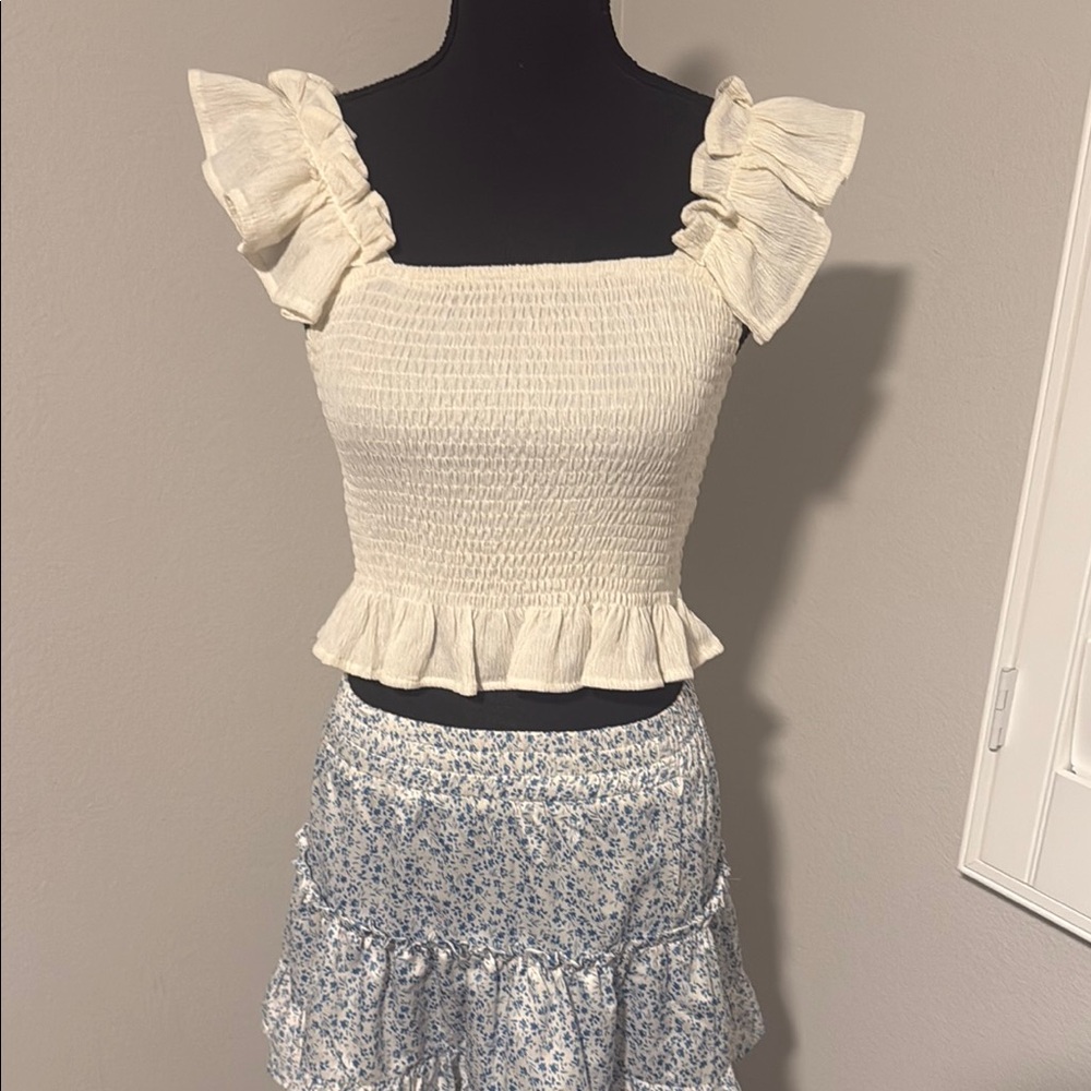 MIOU MUSE Cream Ruffle Smocked Top Size Small EUC